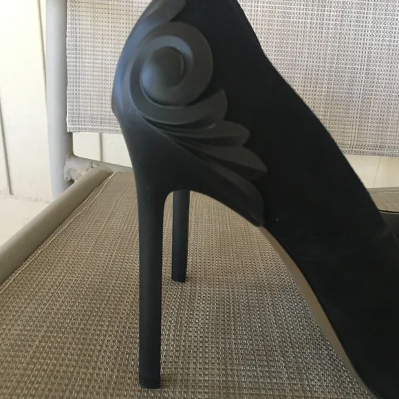 Versace Collection Black Pointed Toe Pumps w Detailed Back EUC - Picture 5 of 13